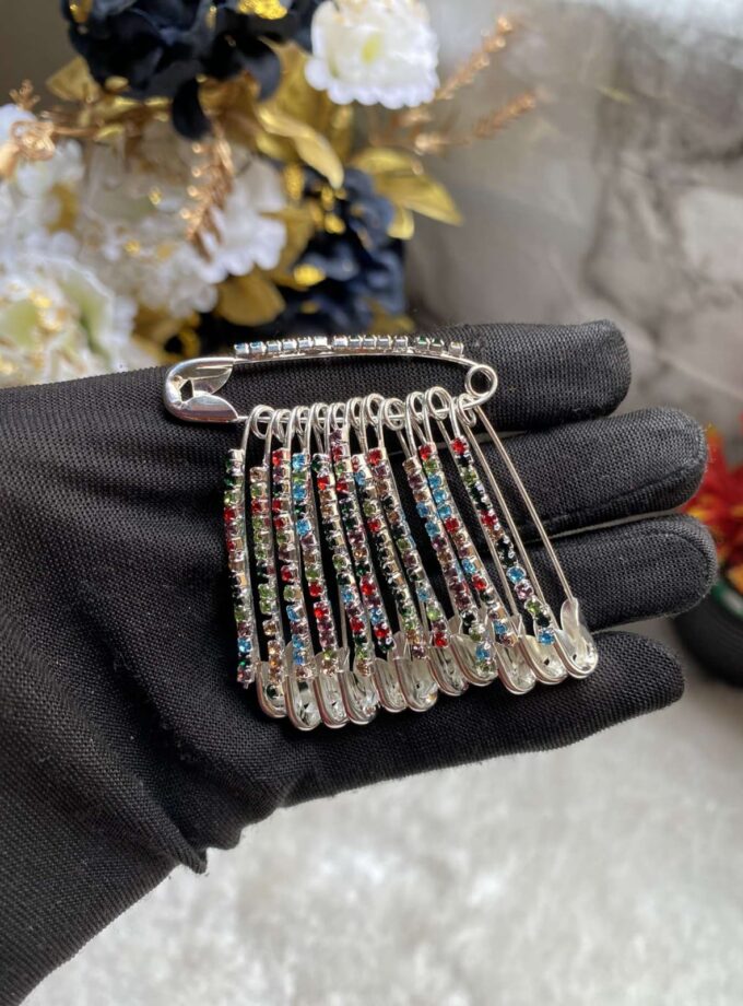 1 Safety Pin