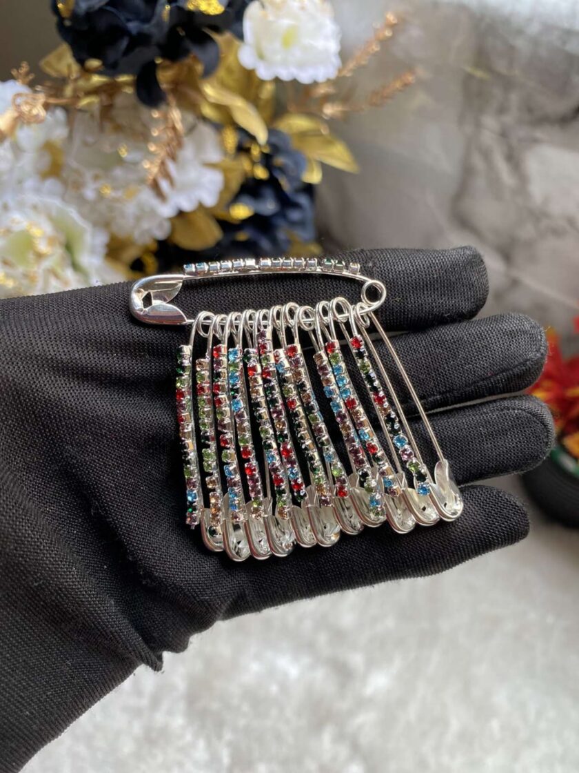 1 Safety Pin