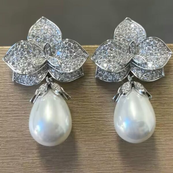 Silver Pearl Drop Earings